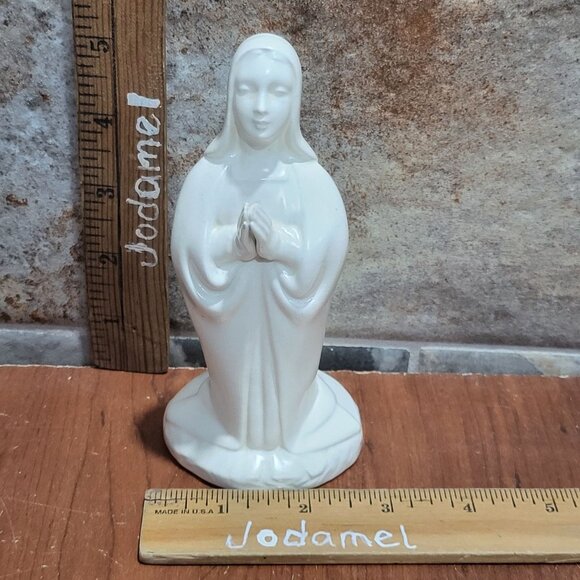 Vintage Virgin Mary Praying Mother Madonna - Picture 9 of 10